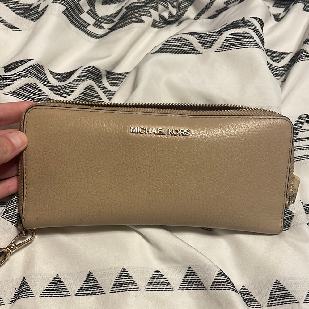 Michael Kors wallet. $40, got a different wallet and don’t use this one anymore